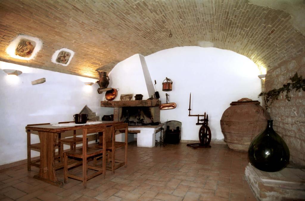 פוליניו Agriturismo "Antico Frantoio" מראה חיצוני תמונה