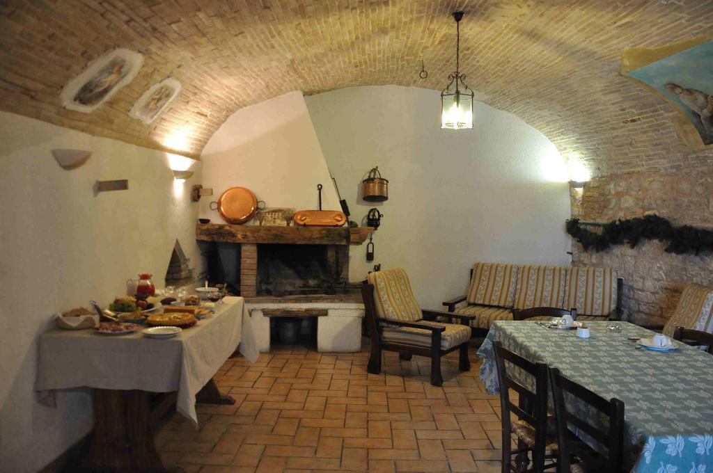 פוליניו Agriturismo "Antico Frantoio" מראה חיצוני תמונה