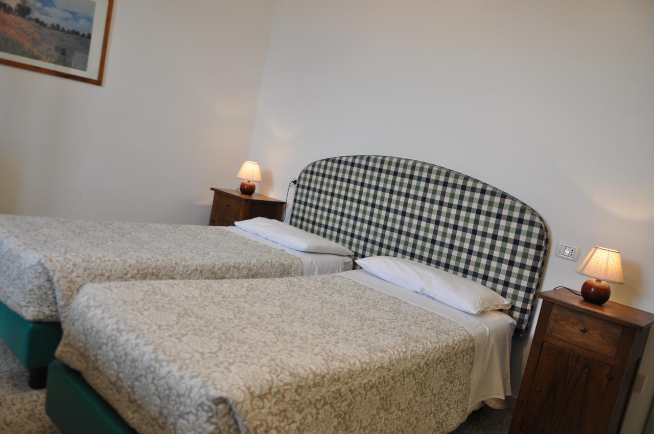 פוליניו Agriturismo "Antico Frantoio" מראה חיצוני תמונה